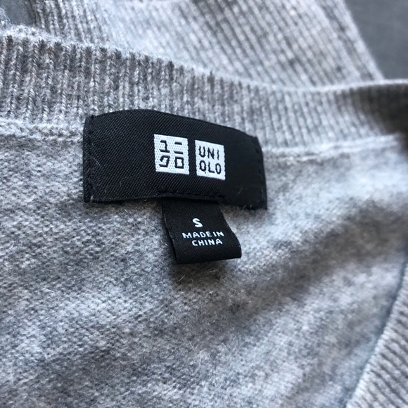 Uniqlo Men’s Crewneck Sweater (S) - Picture 2 of 3